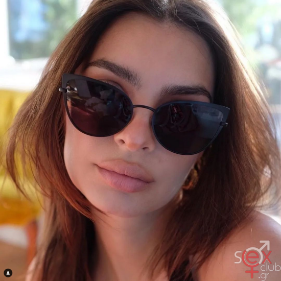 Screenshot 2024-08-12 at 22-46-52 Emily Ratajkowski (@emrata) • Φωτογραφίες και βίντεο στο Instagram.png