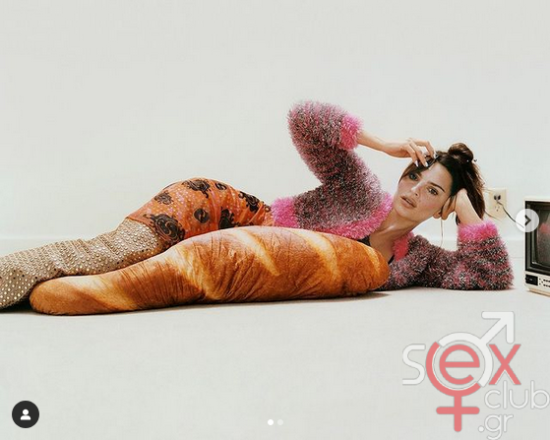 Screenshot 2024-08-12 at 23-29-05 Emily Ratajkowski (@emrata) • Φωτογραφίες και βίντεο στο Instagram.png