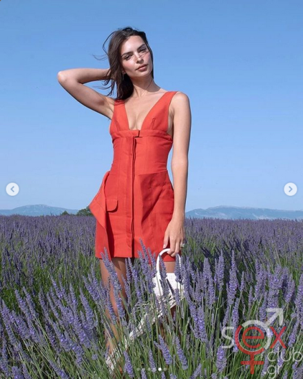 Screenshot 2024-08-13 at 16-21-16 Emily Ratajkowski (@emrata) • Φωτογραφίες και βίντεο στο Instagram.png