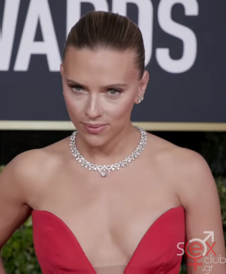 Scarlett_Johansson_at_Golden_Globes_Red_Carpet_2020.png