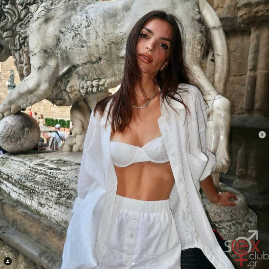 Screenshot 2024-08-13 at 16-32-02 Emily Ratajkowski (@emrata) • Φωτογραφίες και βίντεο στο Instagram.png