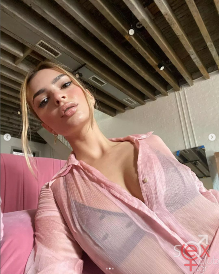 Screenshot 2024-08-13 at 16-34-23 Emily Ratajkowski (@emrata) • Φωτογραφίες και βίντεο στο Instagram.png