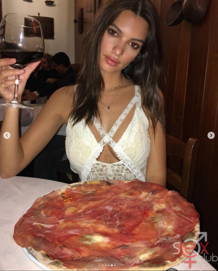 Screenshot 2024-08-13 at 18-11-31 Emily Ratajkowski (@emrata) • Φωτογραφίες και βίντεο στο Instagram.png