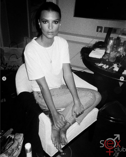 Screenshot 2024-08-13 at 18-19-24 Emily Ratajkowski (@emrata) • Φωτογραφίες και βίντεο στο Instagram.png