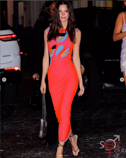 Screenshot 2024-08-13 at 18-32-09 Emily Ratajkowski (@emrata) • Φωτογραφίες και βίντεο στο Instagram.png