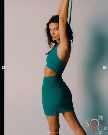 Screenshot 2024-08-13 at 18-33-01 Emily Ratajkowski (@emrata) • Φωτογραφίες και βίντεο στο Instagram.png