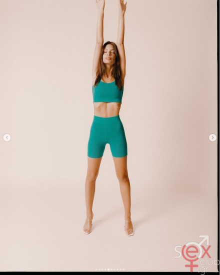 Screenshot 2024-08-13 at 18-33-15 Emily Ratajkowski (@emrata) • Φωτογραφίες και βίντεο στο Instagram.png