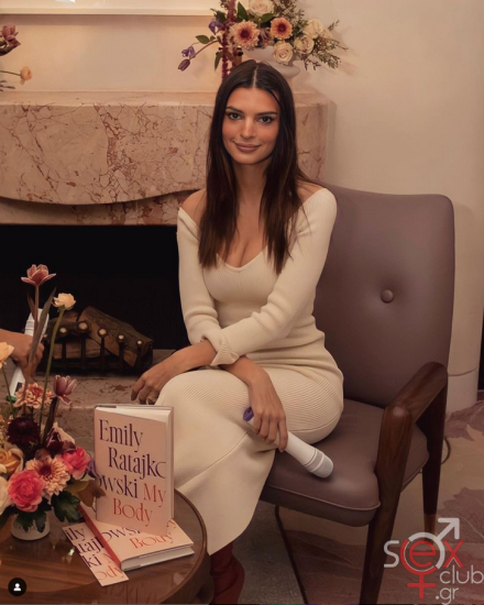 Screenshot 2024-08-13 at 18-54-05 Emily Ratajkowski (@emrata) • Φωτογραφίες και βίντεο στο Instagram.png