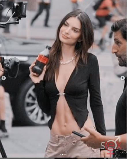 Screenshot 2024-08-13 at 19-17-48 Emily Ratajkowski (@emrata) • Φωτογραφίες και βίντεο στο Instagram.png