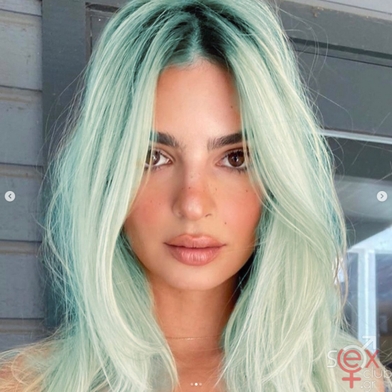 Screenshot 2024-08-14 at 11-12-24 Emily Ratajkowski (@emrata) • Φωτογραφίες και βίντεο στο Instagram.png