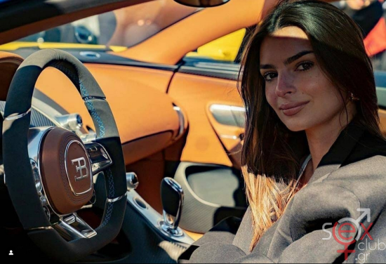 Screenshot 2024-08-14 at 11-24-38 Emily Ratajkowski (@emrata) • Φωτογραφίες και βίντεο στο Instagram.png
