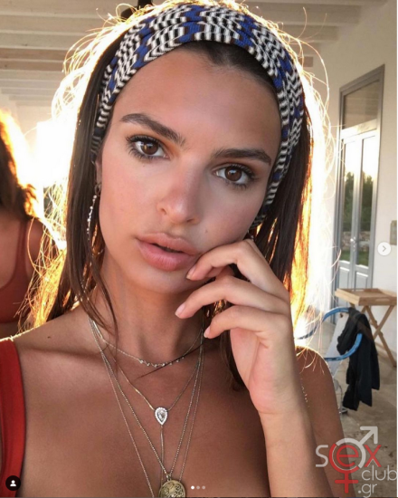 Screenshot 2024-08-14 at 11-25-40 Emily Ratajkowski (@emrata) • Φωτογραφίες και βίντεο στο Instagram.png