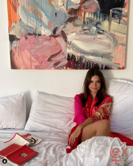 Screenshot 2024-08-14 at 11-26-35 Emily Ratajkowski (@emrata) • Φωτογραφίες και βίντεο στο Instagram.png