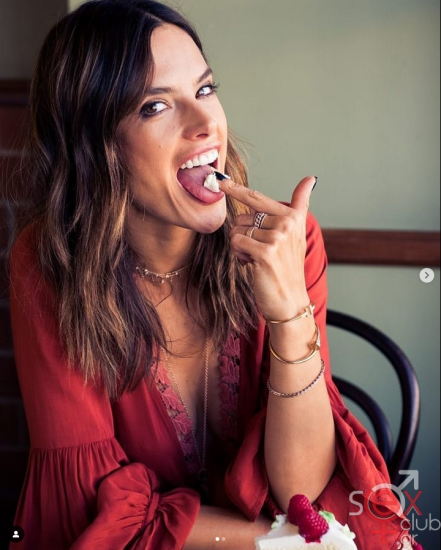 Screenshot 2024-09-15 at 22-15-44 Alessandra Ambrosio (@alessandraambrosio) • Φωτογραφίες και βίντεο στο Instagram.png