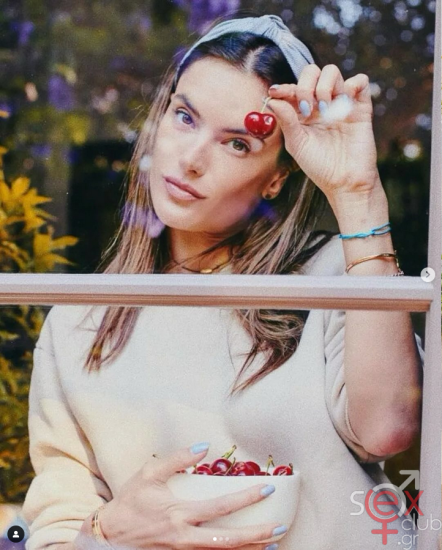 Screenshot 2025-04-06 at 18-47-42 Alessandra Ambrosio (@alessandraambrosio) • Φωτογραφίες και βίντεο στο Instagram.png