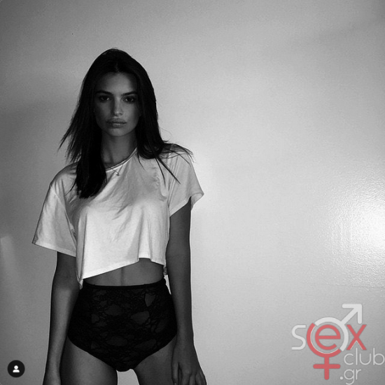 Screenshot 2024-08-19 at 17-12-46 Emily Ratajkowski (@emrata) • Φωτογραφίες και βίντεο στο Instagram.png