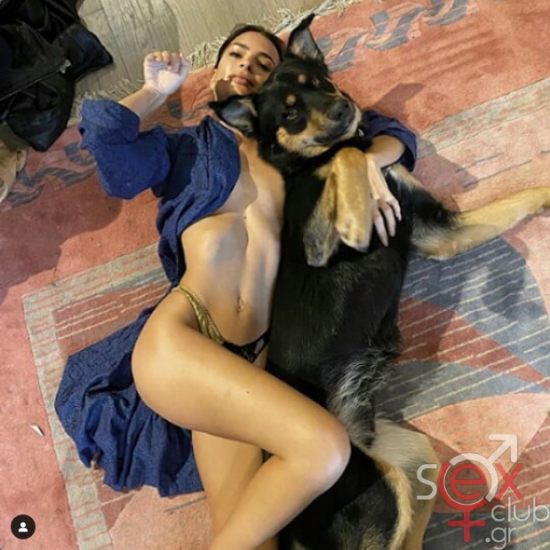 Screenshot 2024-08-19 at 17-24-28 Emily Ratajkowski (@emrata) • Φωτογραφίες και βίντεο στο Instagram.png