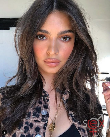 Screenshot 2024-08-20 at 20-09-45 Emily Ratajkowski (@emrata) • Φωτογραφίες και βίντεο στο Instagram.png