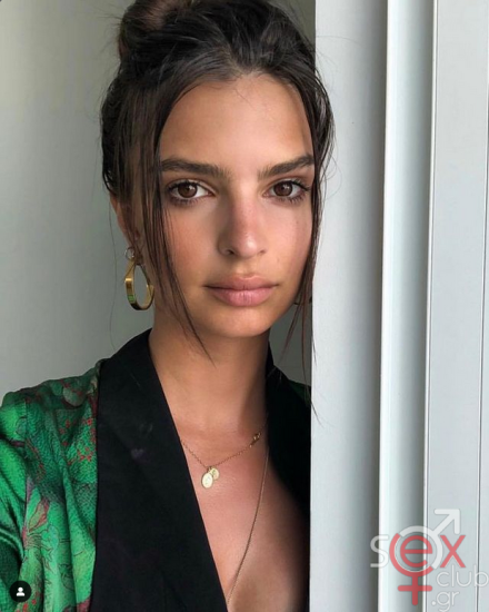 Screenshot 2024-08-20 at 20-43-18 Emily Ratajkowski (@emrata) • Φωτογραφίες και βίντεο στο Instagram.png