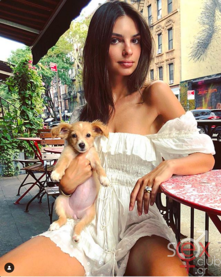 Screenshot 2024-08-20 at 20-49-08 Emily Ratajkowski (@emrata) • Φωτογραφίες και βίντεο στο Instagram.png