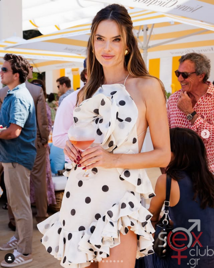 Screenshot 2025-04-06 at 19-20-07 Alessandra Ambrosio (@alessandraambrosio) • Φωτογραφίες και βίντεο στο Instagram.png