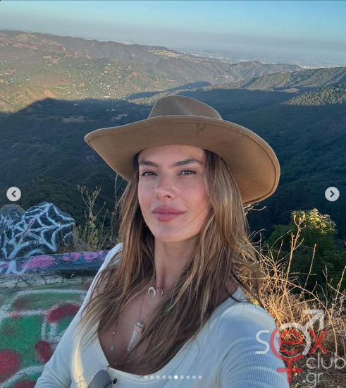 Screenshot 2025-04-06 at 19-21-49 Alessandra Ambrosio (@alessandraambrosio) • Φωτογραφίες και βίντεο στο Instagram.png