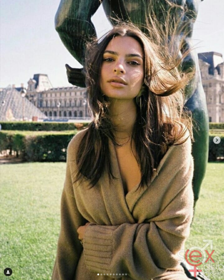 Screenshot 2024-08-20 at 21-25-37 Emily Ratajkowski (@emrata) • Φωτογραφίες και βίντεο στο Instagram.png