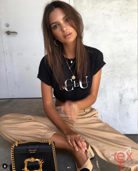 Screenshot 2024-08-20 at 21-35-20 Emily Ratajkowski (@emrata) • Φωτογραφίες και βίντεο στο Instagram.png