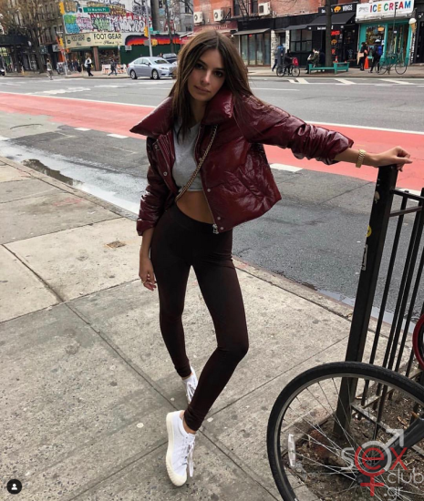 Screenshot 2024-08-20 at 21-35-32 Emily Ratajkowski (@emrata) • Φωτογραφίες και βίντεο στο Instagram.png