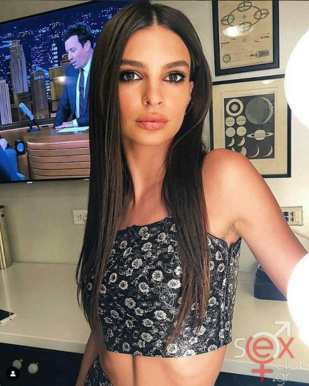 Screenshot 2024-08-20 at 22-04-55 Emily Ratajkowski (@emrata) • Φωτογραφίες και βίντεο στο Instagram.png