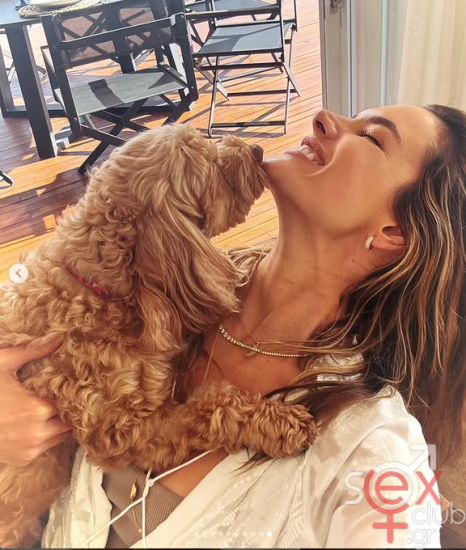 Screenshot 2025-04-06 at 19-33-33 Alessandra Ambrosio (@alessandraambrosio) • Φωτογραφίες και βίντεο στο Instagram.png
