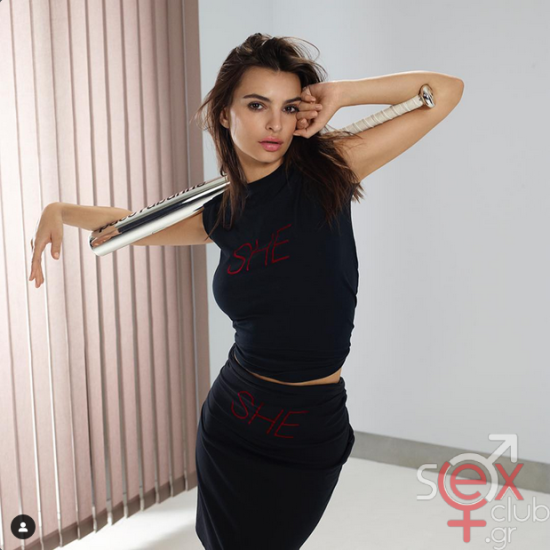 Screenshot 2024-08-20 at 22-13-10 Emily Ratajkowski (@emrata) • Φωτογραφίες και βίντεο στο Instagram.png