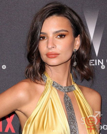 Screenshot 2024-08-20 at 22-32-28 Emily Ratajkowski (@emrata) • Φωτογραφίες και βίντεο στο Instagram.png