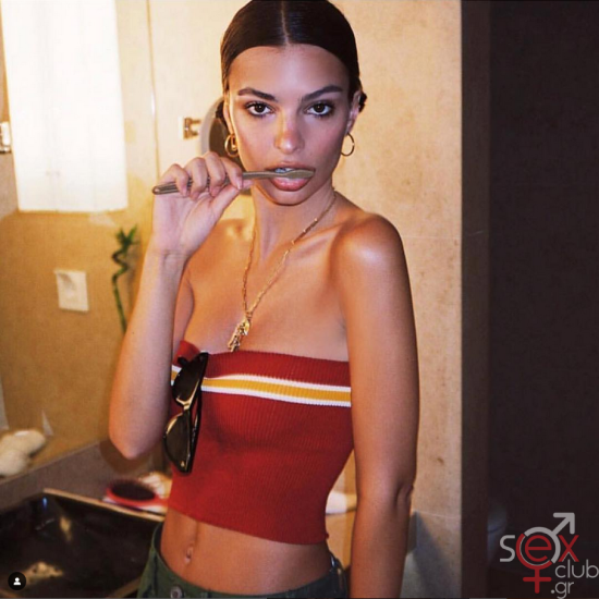 Screenshot 2024-08-21 at 20-03-23 Emily Ratajkowski (@emrata) • Φωτογραφίες και βίντεο στο Instagram.png