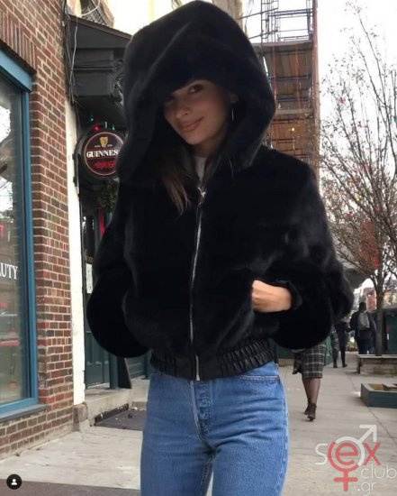 Screenshot 2024-08-21 at 20-30-35 Emily Ratajkowski (@emrata) • Φωτογραφίες και βίντεο στο Instagram.png