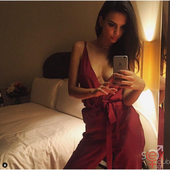 Screenshot 2024-08-29 at 01-51-54 Emily Ratajkowski (@emrata) • Φωτογραφίες και βίντεο στο Instagram.png
