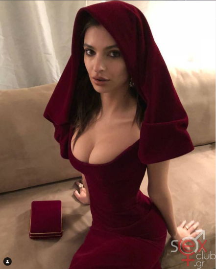Screenshot 2024-08-29 at 02-02-14 Emily Ratajkowski (@emrata) • Φωτογραφίες και βίντεο στο Instagram.png