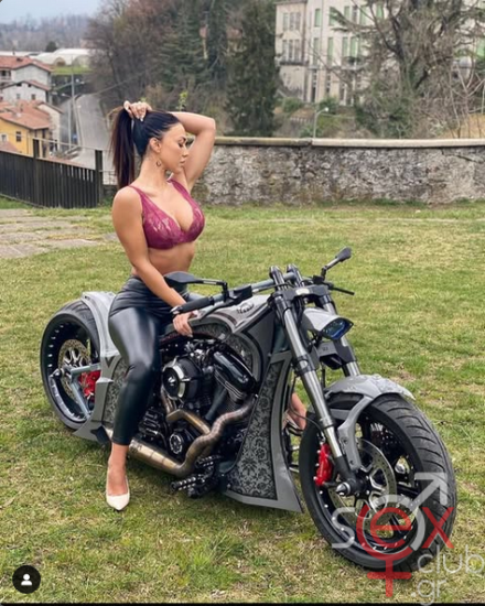 Screenshot 2025-05-18 at 19-50-29 Federica Pacela (@federica_pacela) • Φωτογραφίες και βίντεο στο Instagram.png
