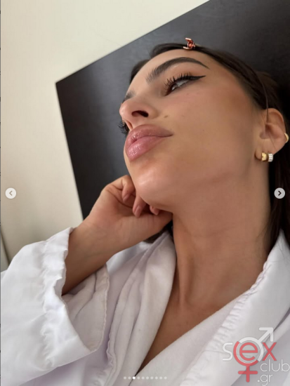 Screenshot 2025-06-25 at 18-40-18 Emily Ratajkowski (@emrata) • Φωτογραφίες και βίντεο στο Instagram.png