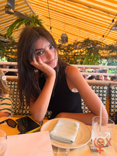 Screenshot 2025-06-25 at 18-42-26 Emily Ratajkowski (@emrata) • Φωτογραφίες και βίντεο στο Instagram.png