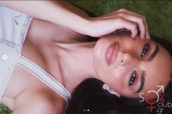 Screenshot 2025-06-25 at 18-42-42 Emily Ratajkowski (@emrata) • Φωτογραφίες και βίντεο στο Instagram.png