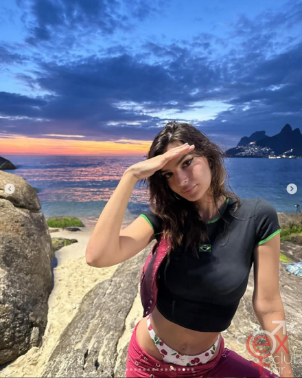 Screenshot 2025-06-25 at 18-52-43 Emily Ratajkowski (@emrata) • Φωτογραφίες και βίντεο στο Instagram.png