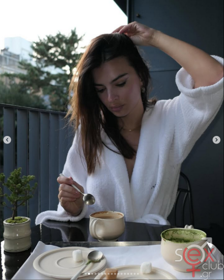Screenshot 2025-06-25 at 18-53-49 Emily Ratajkowski (@emrata) • Φωτογραφίες και βίντεο στο Instagram.png
