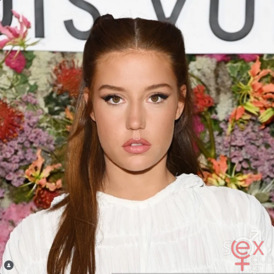 Screenshot 2025-07-10 at 20-51-54 adeleexarchopoulos • Φωτογραφίες και βίντεο στο Instagram.png