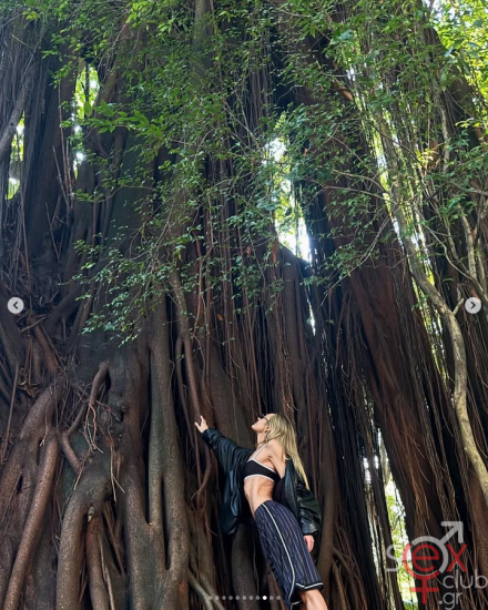 Screenshot 2025-07-31 at 05-13-45 ??????? (@candiceswanepoel) • Φωτογραφίες και βίντεο στο Instagram.png