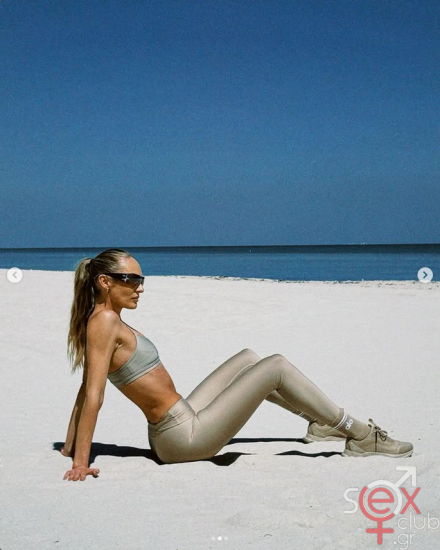 Screenshot 2025-07-31 at 12-44-08 ??????? (@candiceswanepoel) • Φωτογραφίες και βίντεο στο Instagram.png