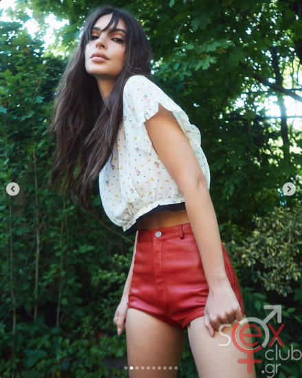 Screenshot 2025-08-02 at 19-56-25 Emily Ratajkowski (@emrata) • Φωτογραφίες και βίντεο στο Instagram.png