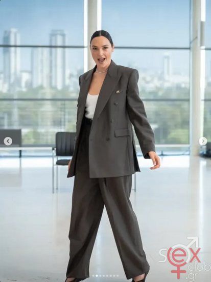 Screenshot 2025-08-27 at 21-53-09 Gal Gadot (@gal_gadot) • Φωτογραφίες και βίντεο στο Instagram.png