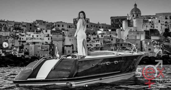 Screenshot 2025-07-19 at 18-31-34 Alessandra Ambrosio (@alessandraambrosio) • Φωτογραφίες και βίντεο στο Instagram.png