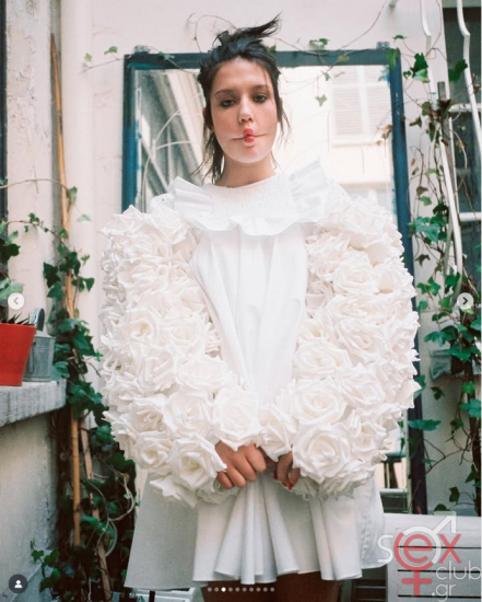 Screenshot 2025-07-12 at 19-02-05 adeleexarchopoulos • Φωτογραφίες και βίντεο στο Instagram.png